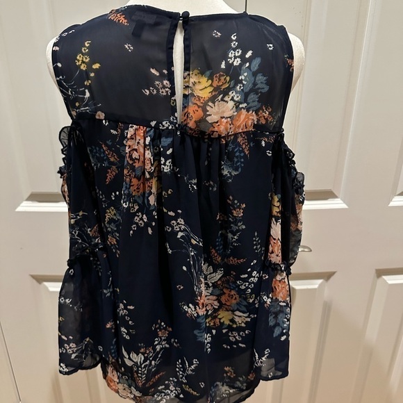LUCKY brand sheer floral cold shoulder top size small - Picture 10 of 13